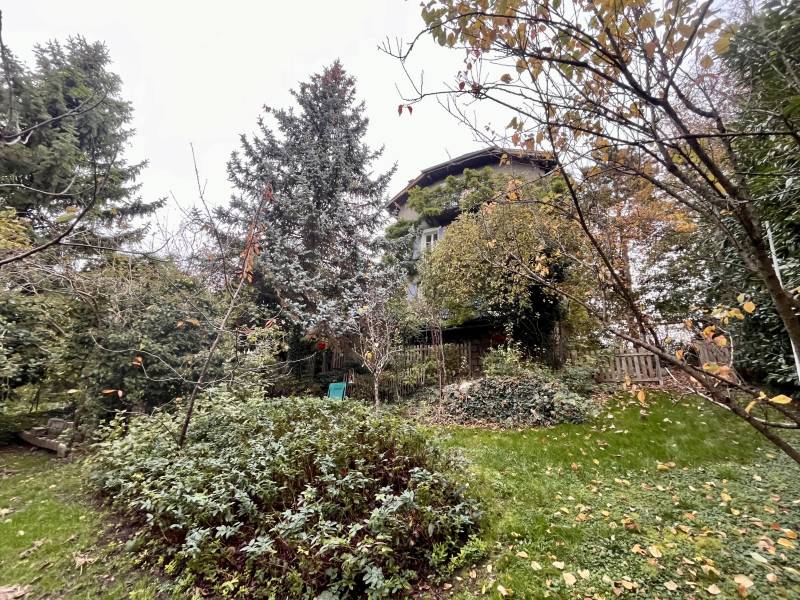 A louer belle maison avec jardin et garage à Salève